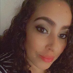 Meet your Posher, Manuela